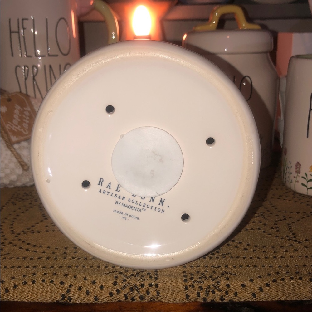 Rae Dunn QUEEN 🐝 Domed Birdhouse - Picture 6 of 8